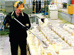 АЛЮТЕХ применяет 13 методов контроля качества покрытия алюминиевой ленты в соответствии с европейскими стандартами ISO,ECCA,EN